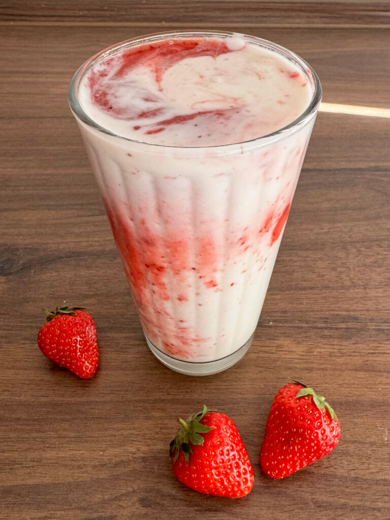 Kefir Glow-Up Drink Erdbeer
